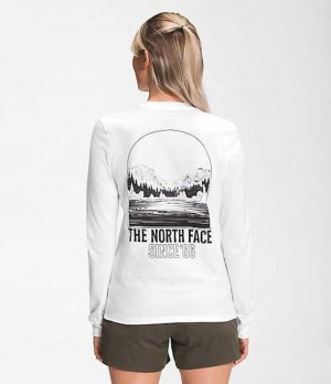 Camiseta The North Face Mountain Mujer Blancas | 2370149-HT