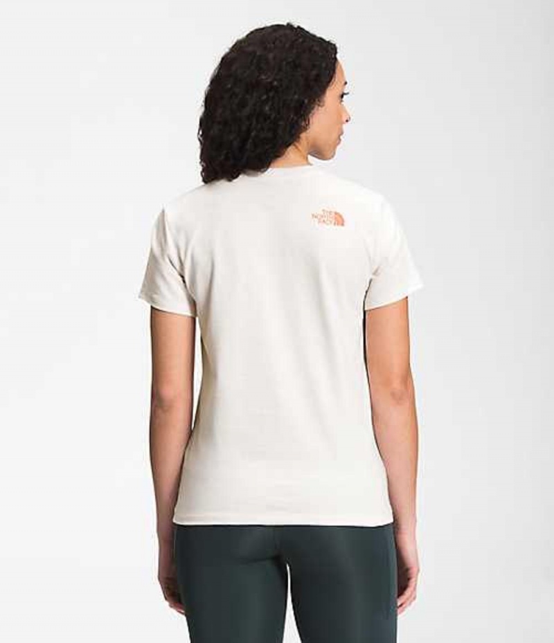 Camiseta The North Face Logo Play Mujer Blancas | 4967351-JD